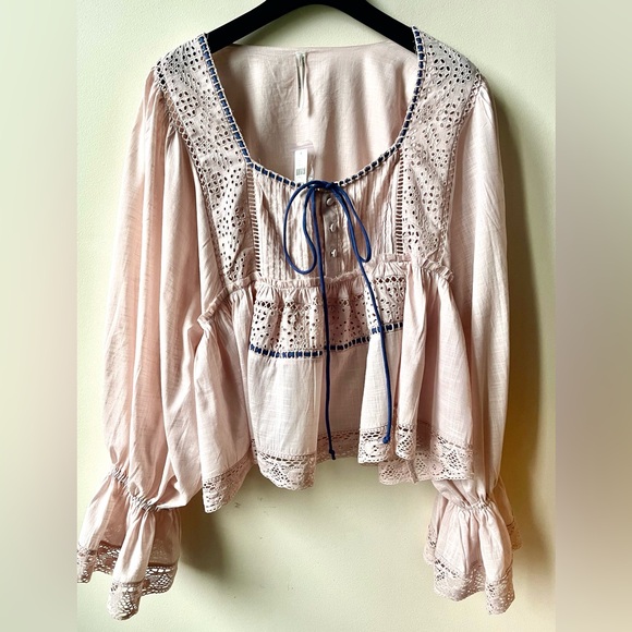 NWT Anthropologie Long-Sleeve Eyelet Peasant Top sz S - Picture 4 of 9